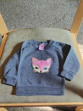 Real Love Gray Sweat Top With A Pink Fox Head On The Front